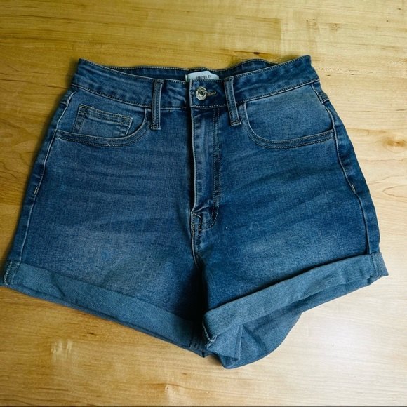Forever 21 Pants - Forever 21 jean shorts size 26